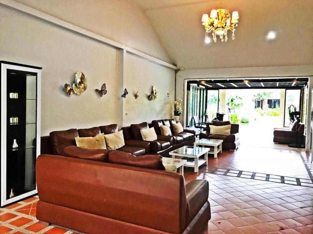 Royal Lee Resort And Spa Nai Yang Luaran gambar