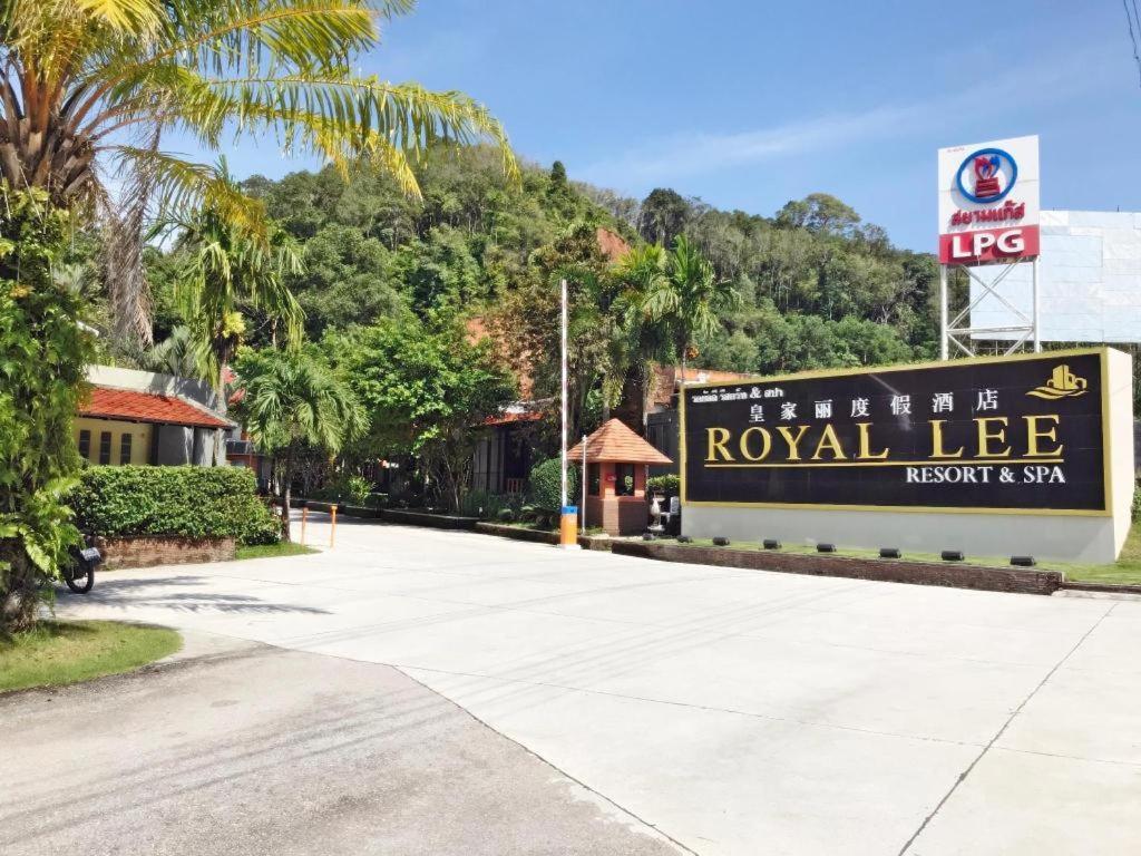 Royal Lee Resort And Spa Nai Yang Luaran gambar