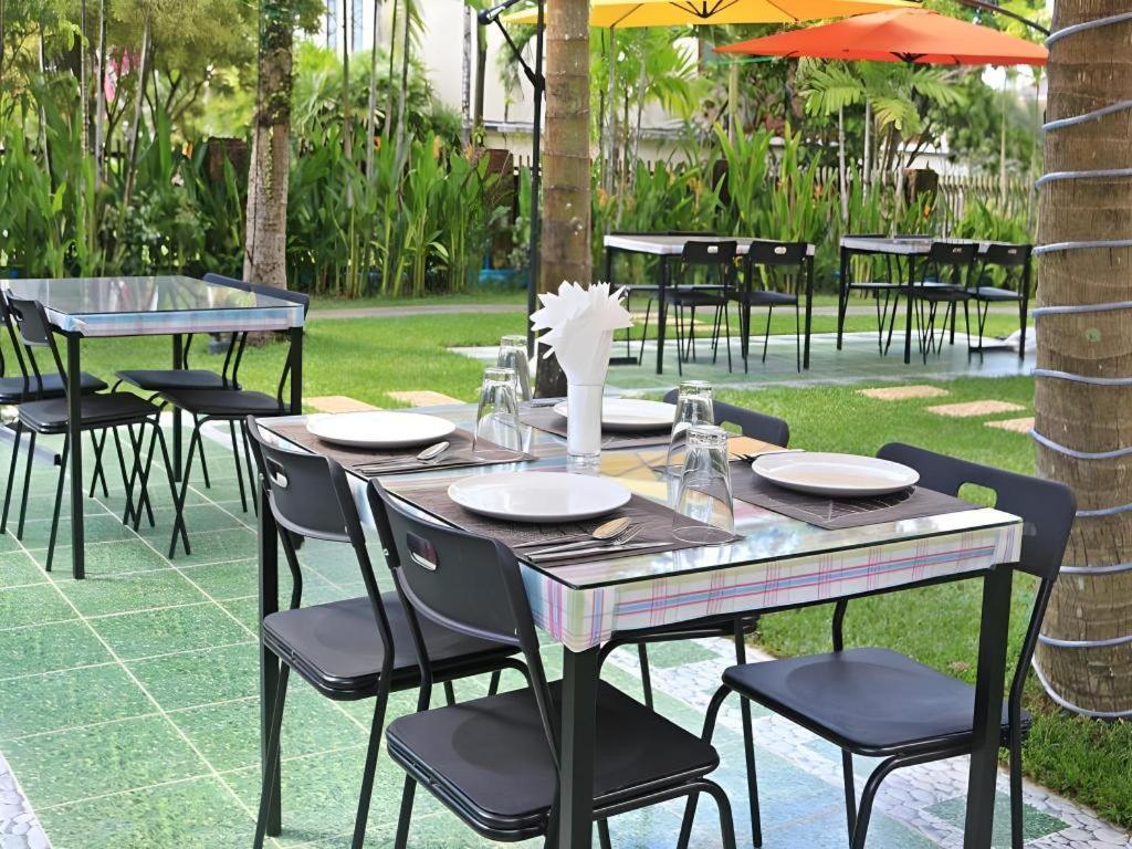 Royal Lee Resort And Spa Nai Yang Luaran gambar