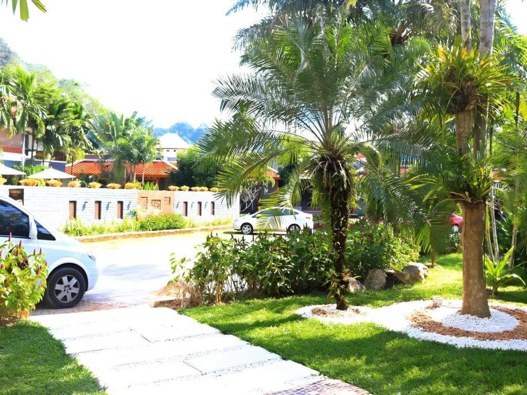 Royal Lee Resort And Spa Nai Yang Luaran gambar