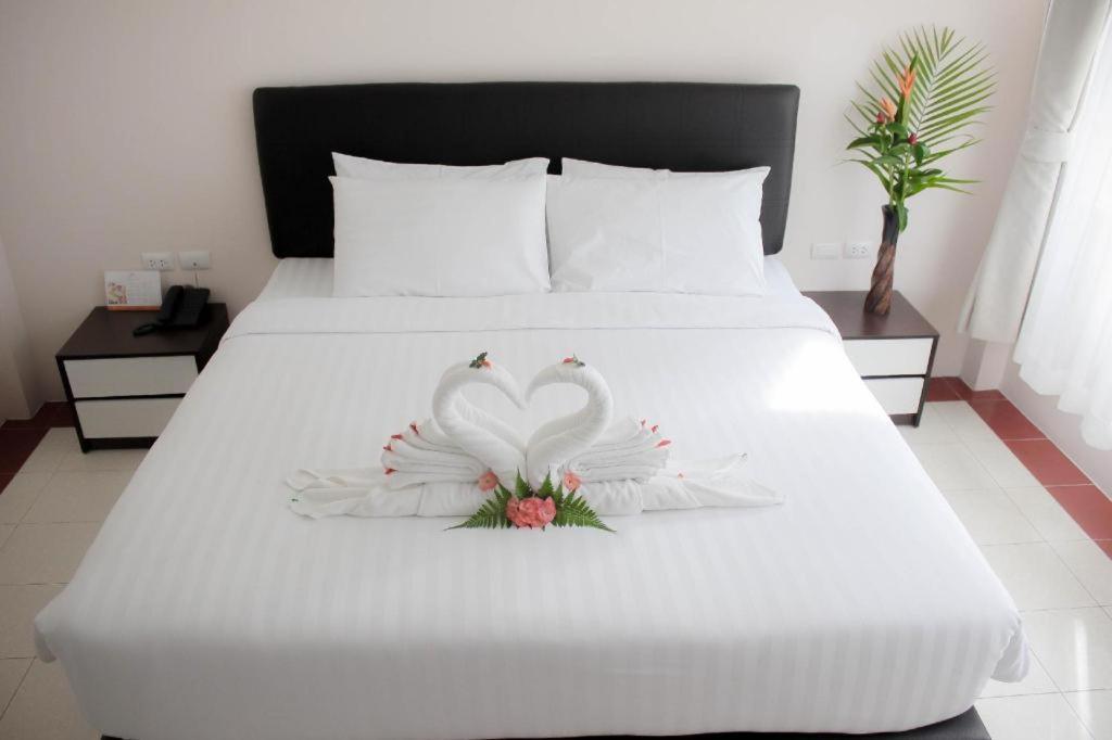 Royal Lee Resort And Spa Nai Yang Luaran gambar